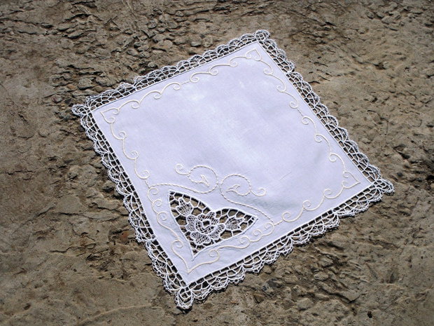 Broderie 1-633