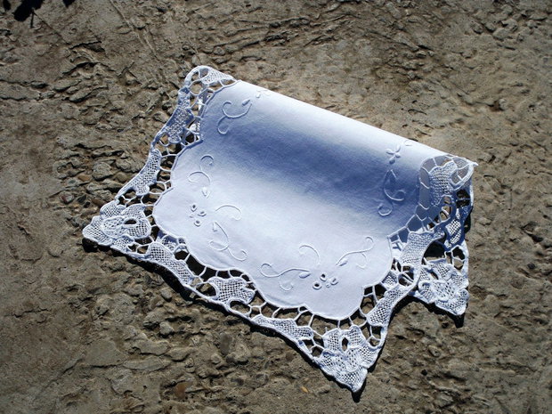Broderie 1-639