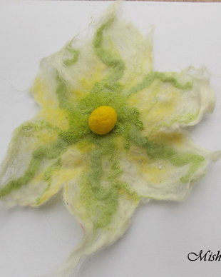 REZERVAT - Brosa impaslita Floare