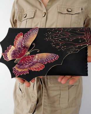 poseta plic handmade unicat din piele - Soaring Butterfly