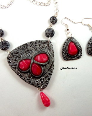 Red stones set bijuterii