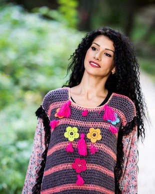 rochie crosetata cu ciucuri,flori,volane,dantela