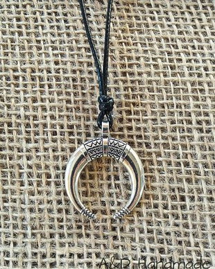 Colier "Crescent" - baza de piele