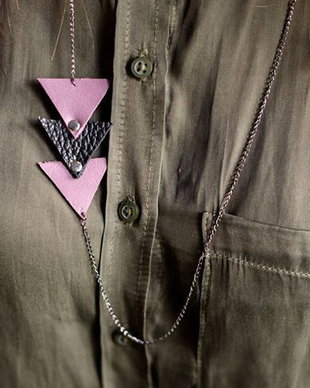 Colier "Triangle" din piele
