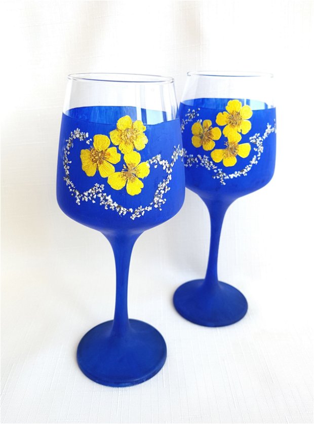 Pahare albastre cu flori galbene,Pahare festive;Pahare miri;Pahare nunta;
