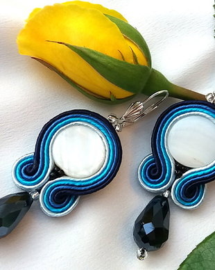 Cercei soutache cu sidef si cristale