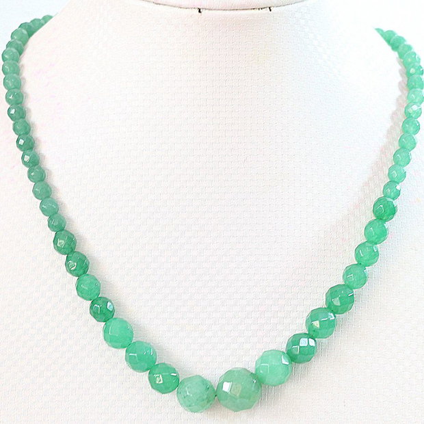 Colier green emerald