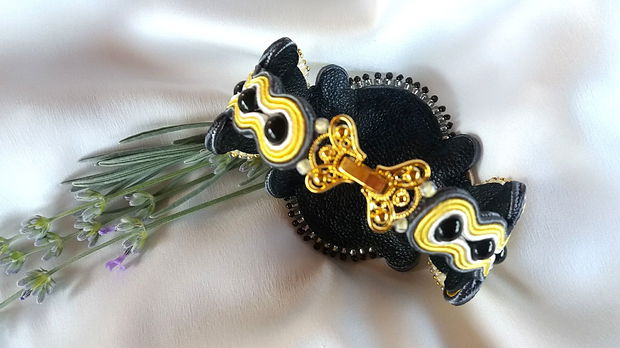 Bratara onix, soutache galben-gri-alb