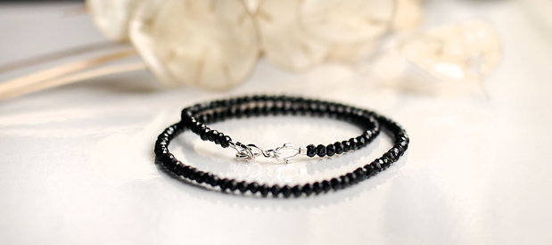 Colier cu spinel natural negru - microfatetat - cu elemente de argint 925
