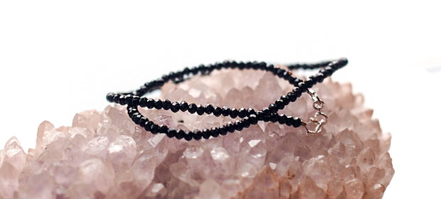 Colier cu spinel natural negru - microfatetat - cu elemente de argint 925