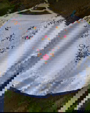 Sortulet cu broderie