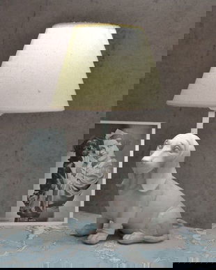 LAMPA DE MASA CU UN CAINE