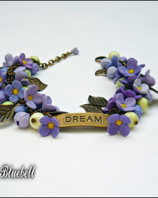 Bratara cu liliac