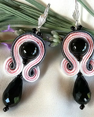 Cercei soutache roz cu onix și cristale