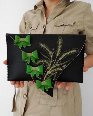 poseta plic handmade unicat din piele naturala -Green Funky Bows