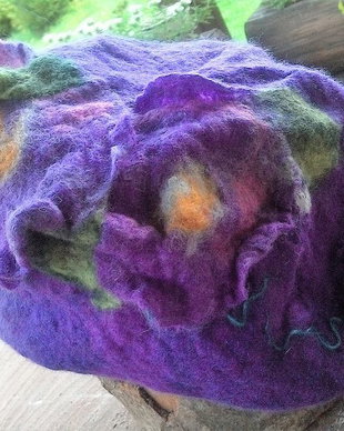 Caciulita, bascuta impaslita cu mix de lana merino si matase naturala