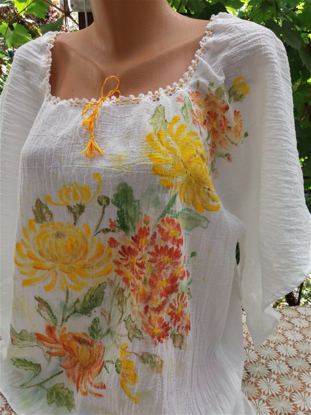 Bluza gen ie din panza topita pictata cu crizanteme in nuante solare