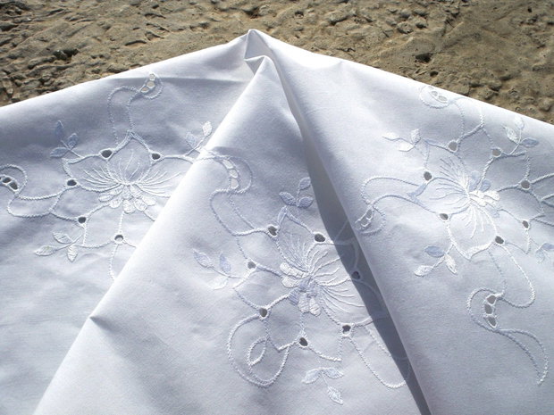Broderie60
