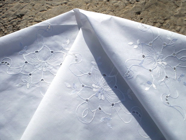 Broderie60