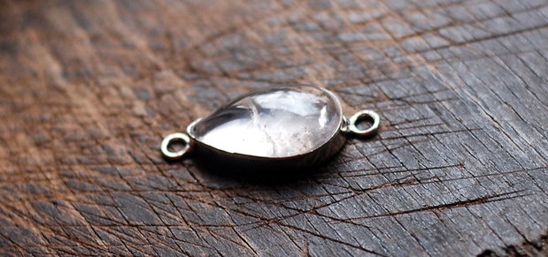 Conector quartz roz in rama argintata