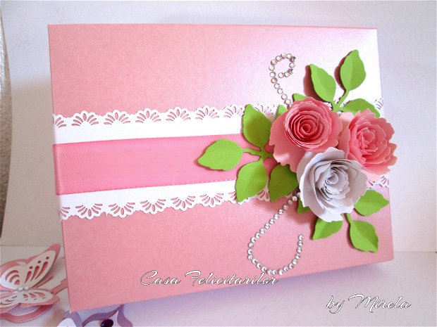 Cutie pentru cadouri-decorata cu trandafiri