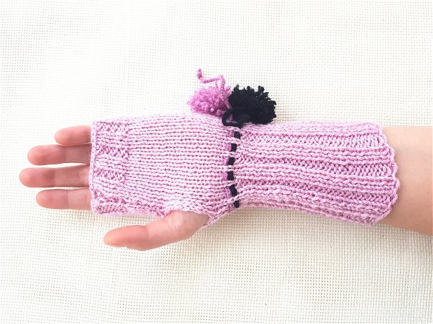 Manusi tricote de culoare lila