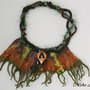 Colier tribal impaslit si crosetat cu element ceramic