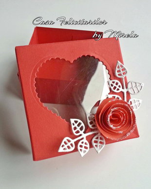 Cutie marturii nunta cu fereastra si decorata cu trandafir