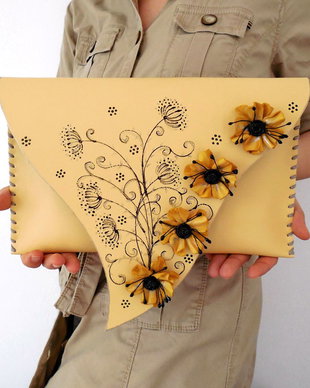 poseta plic handmade unicat din piele naturala - Yellow Poppies
