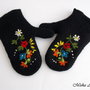 Manusi impaslite cu un deget si broderie impaslita