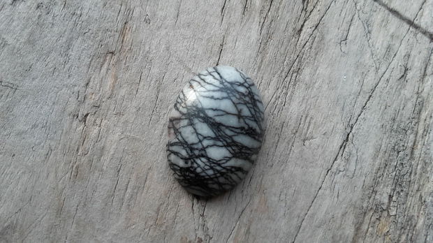 Cabochon jasper meshwork, 25x18 mm