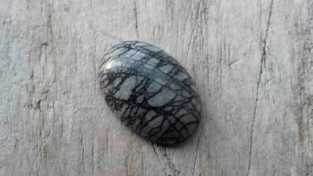 Cabochon jasper meshwork, 25x18 mm