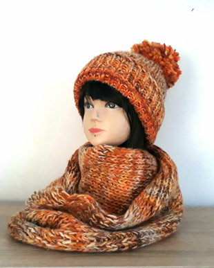 Fular si Caciula maro bej tricotata manual fular circular infinity beanie