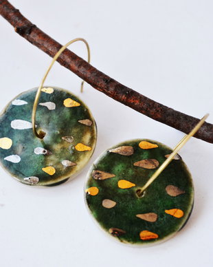 cercei din portelan, glazura verde, insertii din aur si platina lichida si tortite gold filled - FALL