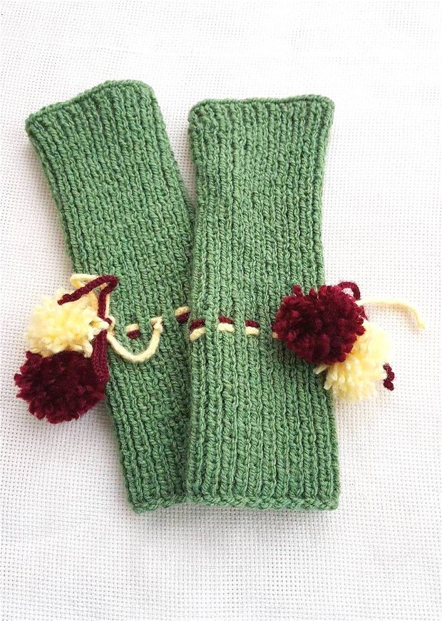 Manusi tricotate fara degete, culoare verde sters