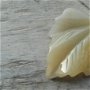 Pandantiv frunza aventurin galben, 50x42 mm