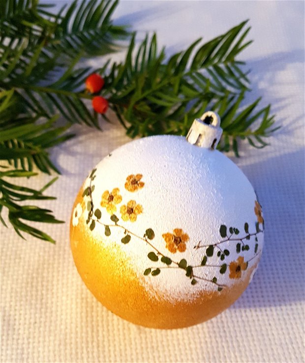 Glob auriu pentru brad, Glob ornament cu flori presate