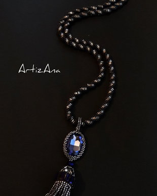 colier snur si ciucure cabochon swarovski