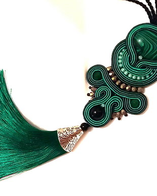 Pandantiv soutache verde cu șnur negru lung