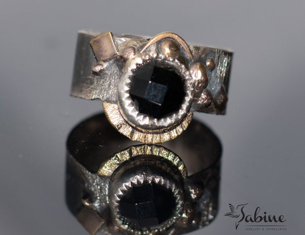Inel argint 925 painat, cu onix fatetat, rose cut, si alama