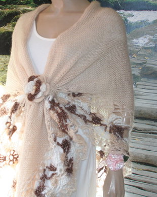 Sal triunghiular tricotat crosetat mohair lana maro
