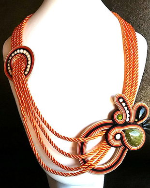 Colier soutache asimetric portocaliu