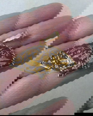 MEDALION DEOSEBIT VINTAGE MODEL EVANTAI AUR NEGRU DE TOLEDO ANII 60