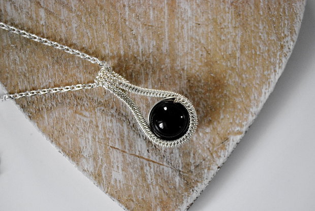 Set Bijuterii Pandantiv si Cercei " Elegant Black "