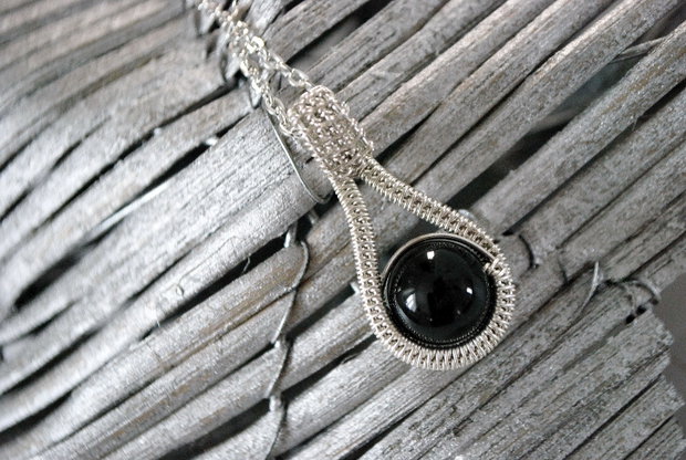 Set Bijuterii Pandantiv si Cercei " Elegant Black "