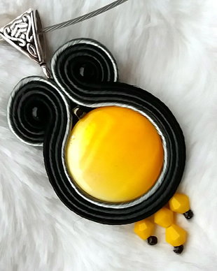 Pandantiv soutache galben cu negru