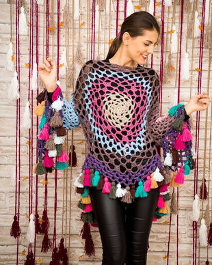bluzon hippie, colorat , cu ciucuri accesorizat