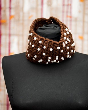 bentita crosetata accesorizata cu margele