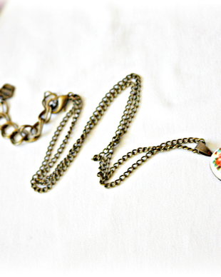 Colier vintage de portelan buchet de flori