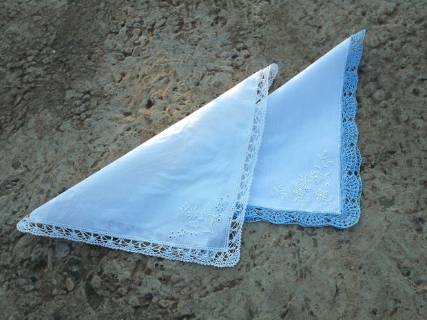 Accesorii dantelate